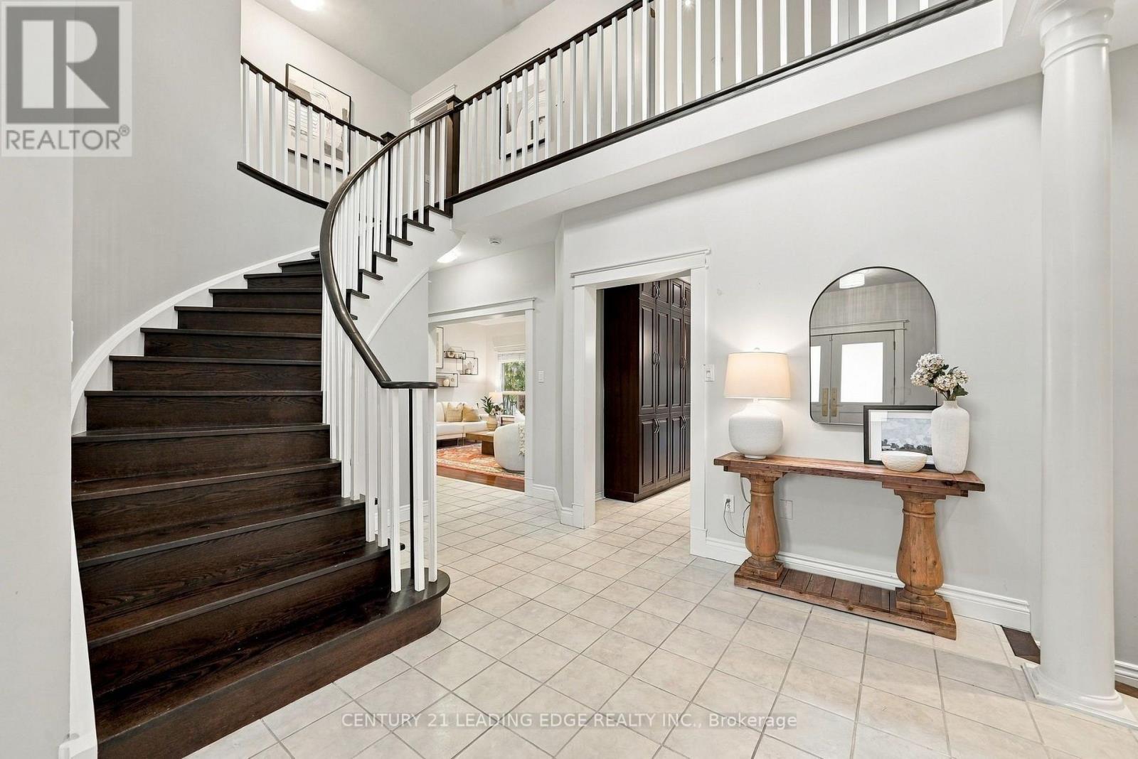 1629 Valley Ridge Crescent, Pickering, ON photo 7
