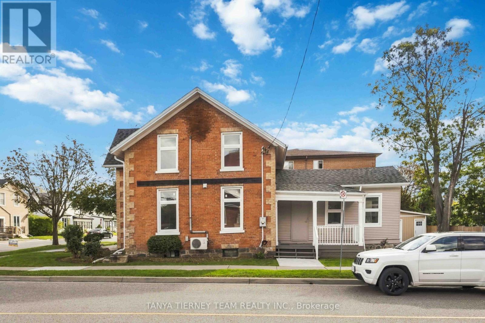 Upper- 168 Centre Street South, Oshawa, ON photo 3