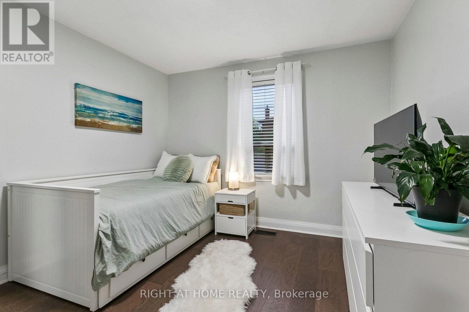 19 Flempton Crescent, Toronto, ON photo 16