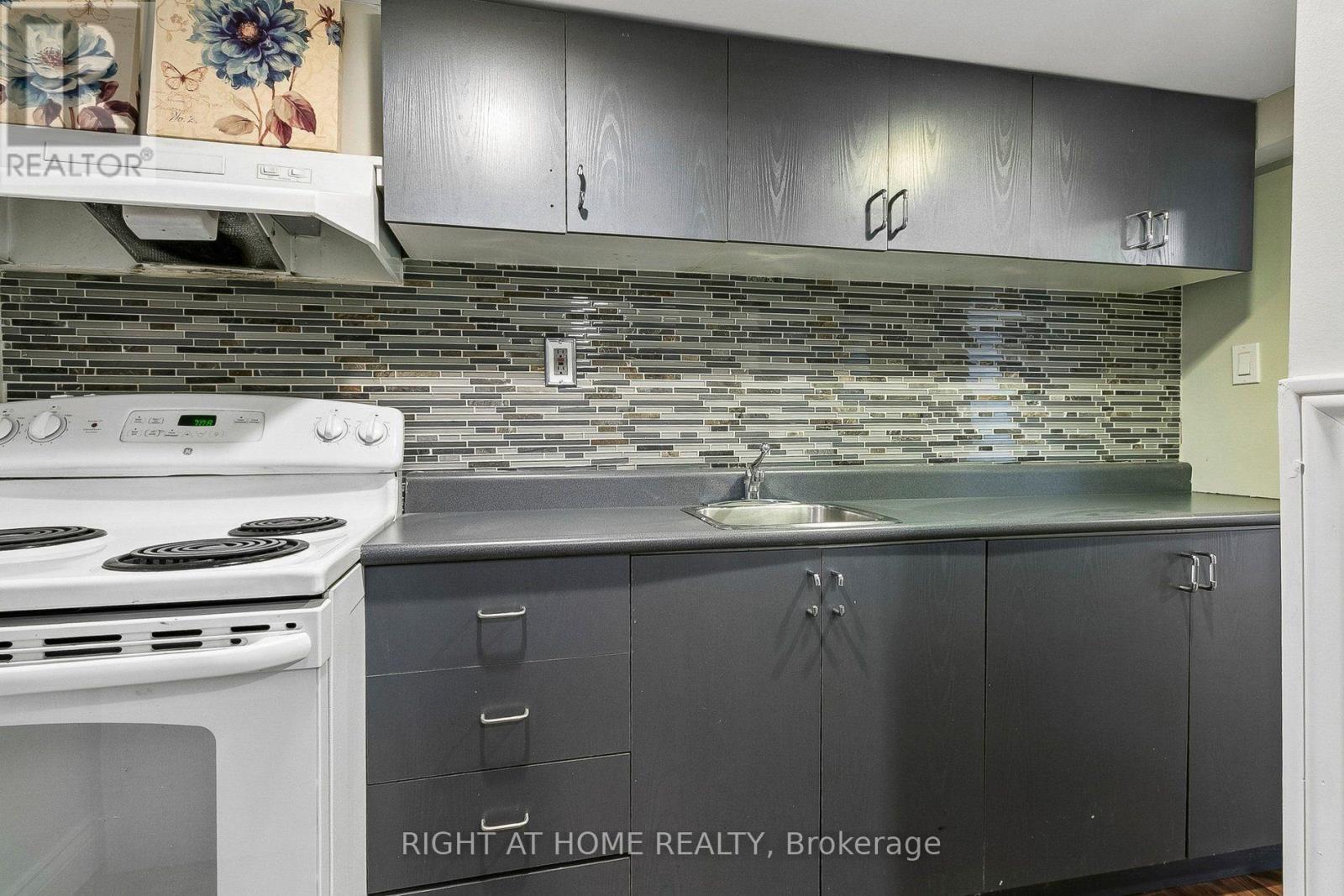 19 Flempton Crescent, Toronto, ON photo 27