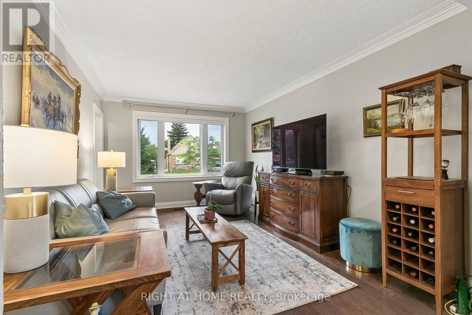 19 Flempton Crescent, Toronto, ON photo 5