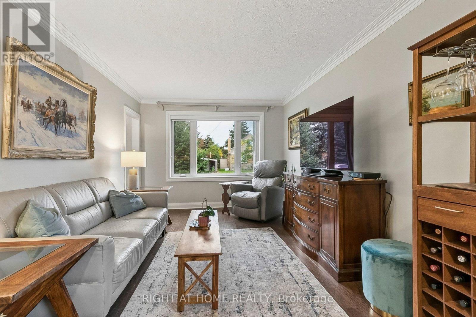19 Flempton Crescent, Toronto, ON photo 6