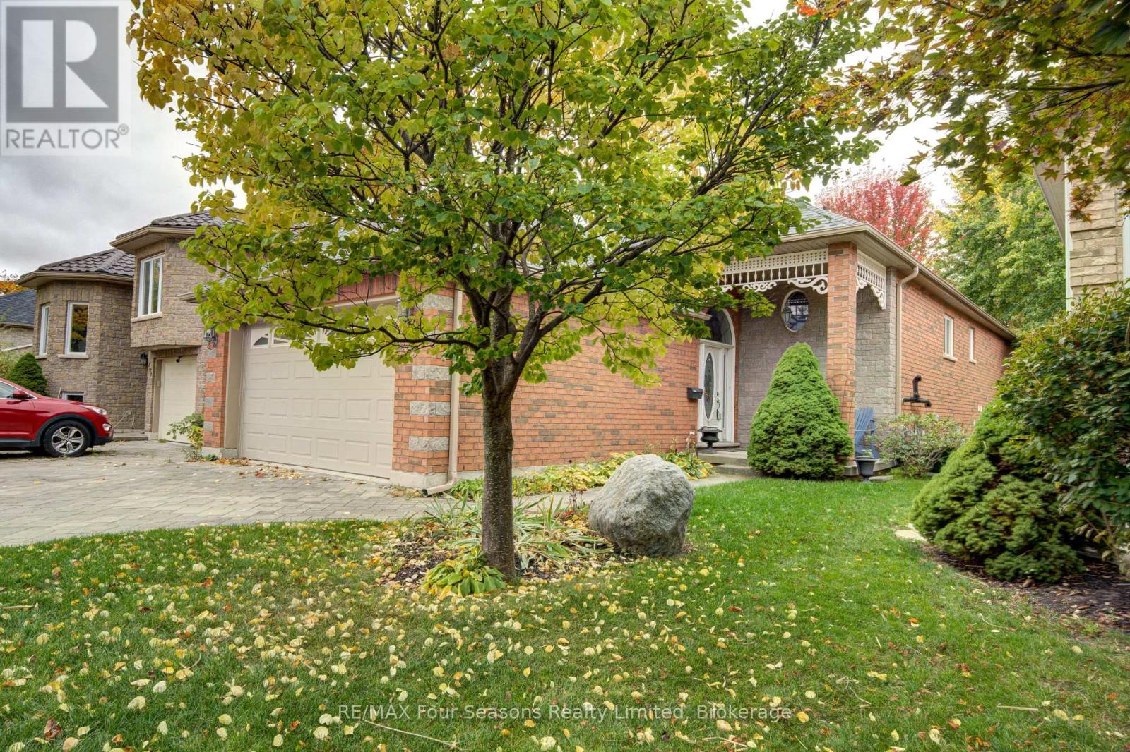 205 Bryan Drive — photo 2
