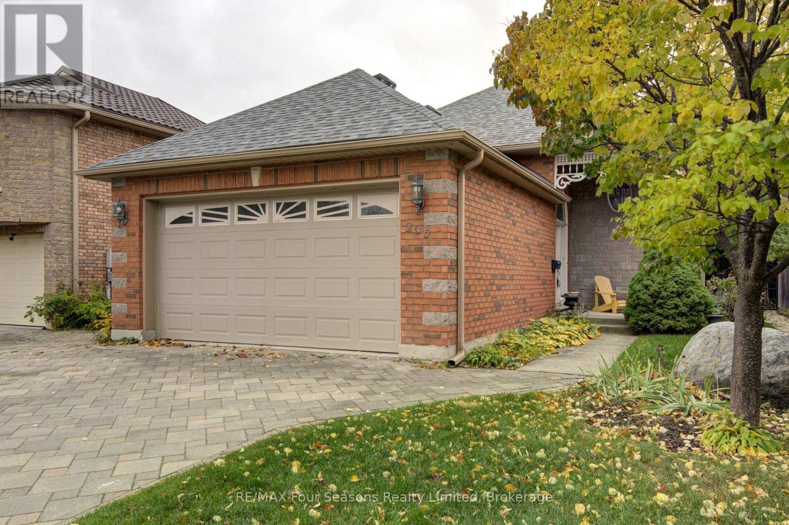 205 Bryan Drive — photo 3