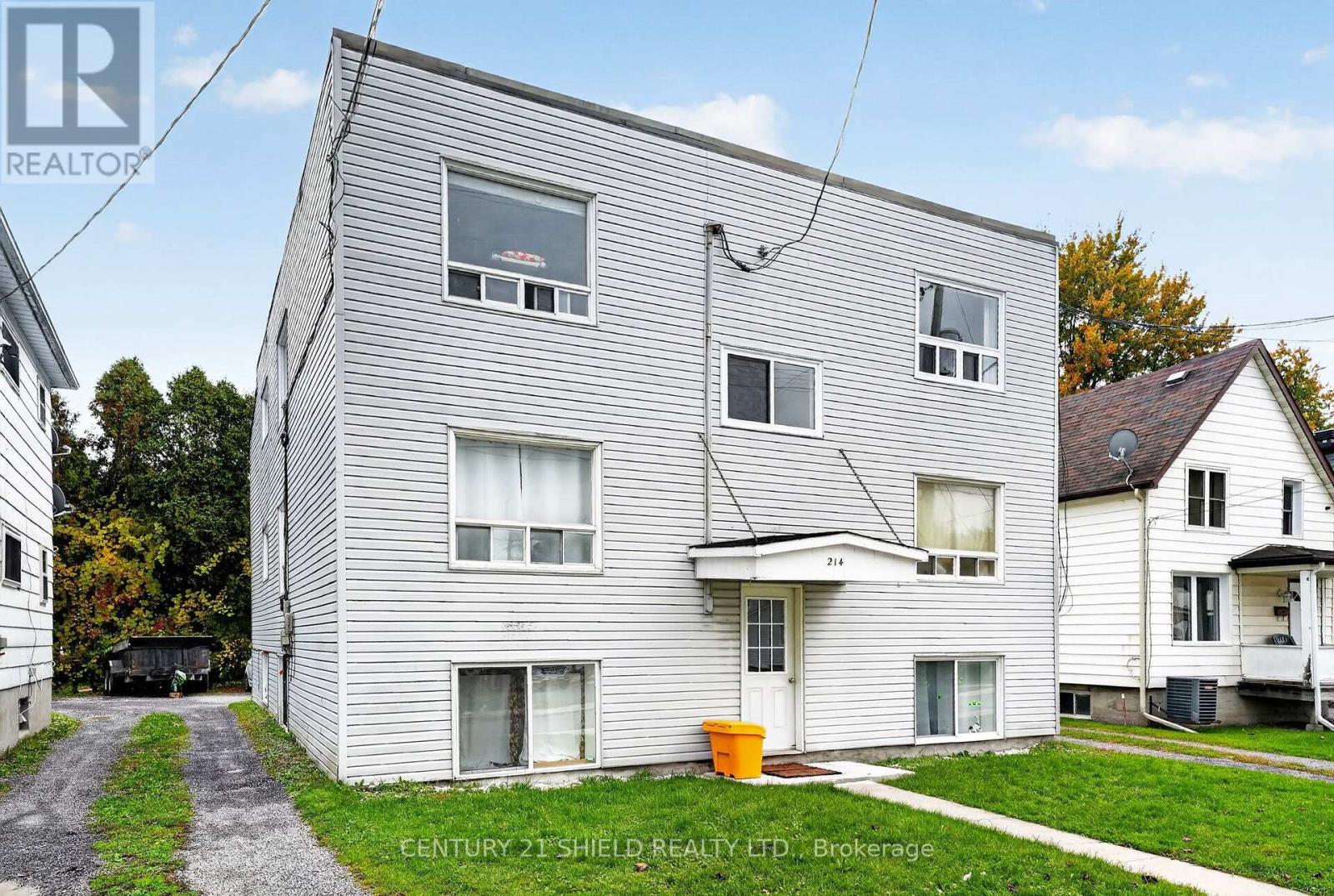 214 Eighth Street West — photo 2