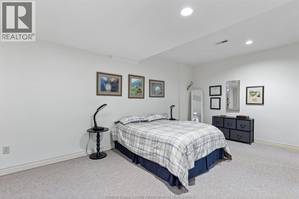 21 Fairway Crescent — photo 28