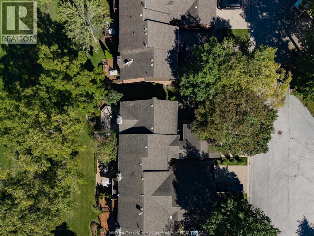 21 Fairway Crescent — photo 37