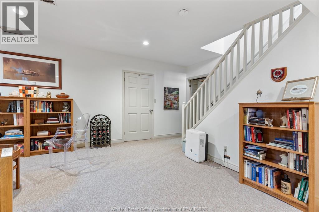 21 Fairway Crescent — photo 24