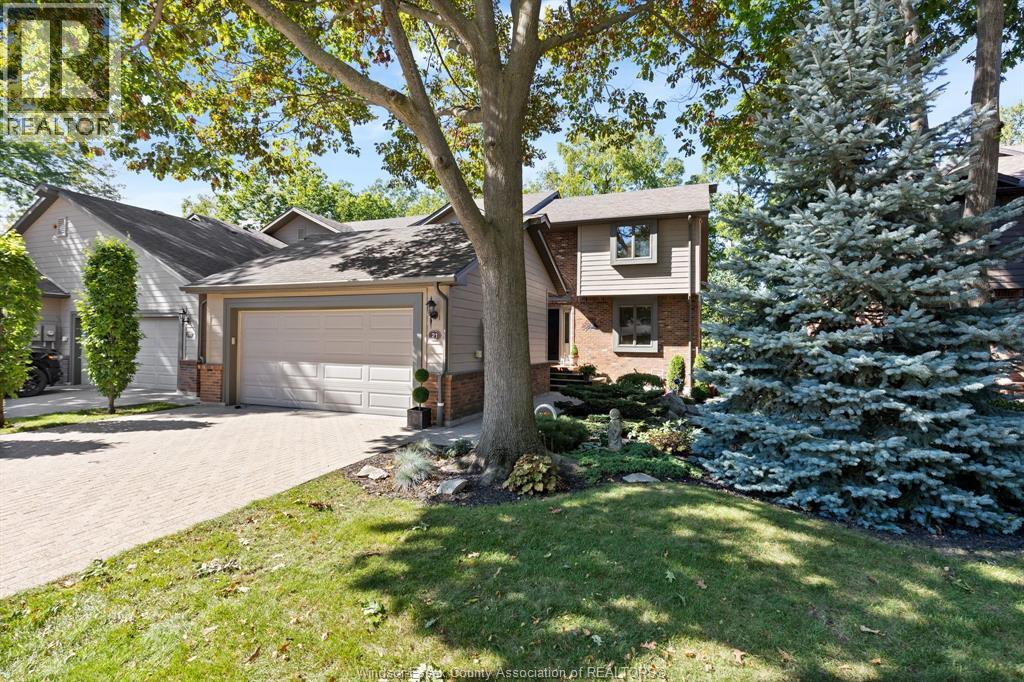 21 Fairway Crescent — photo 1