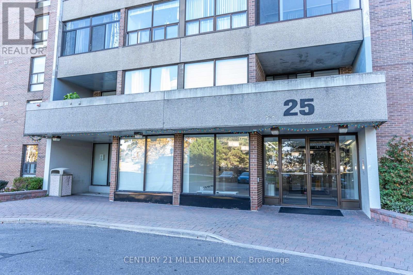 1905- 25 Kensington Road, Brampton, ON photo 2
