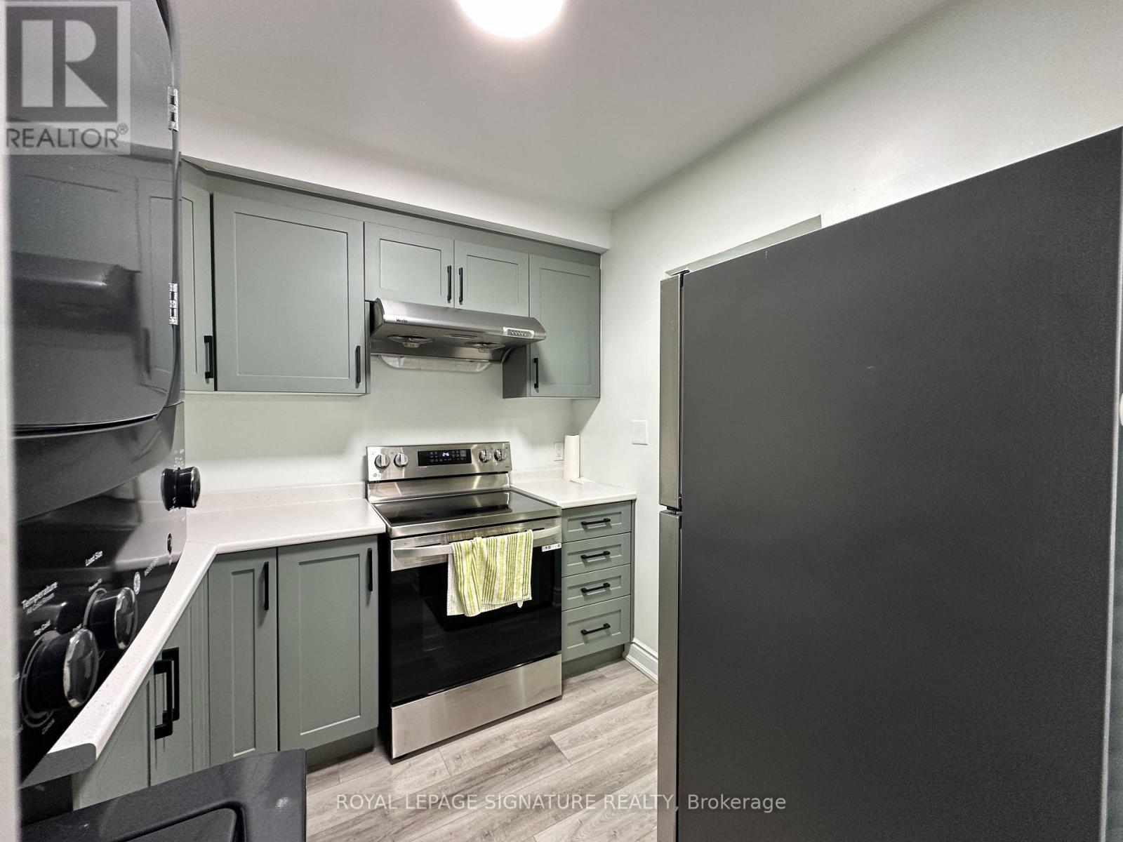 2890 Dufferin Street — photo 18