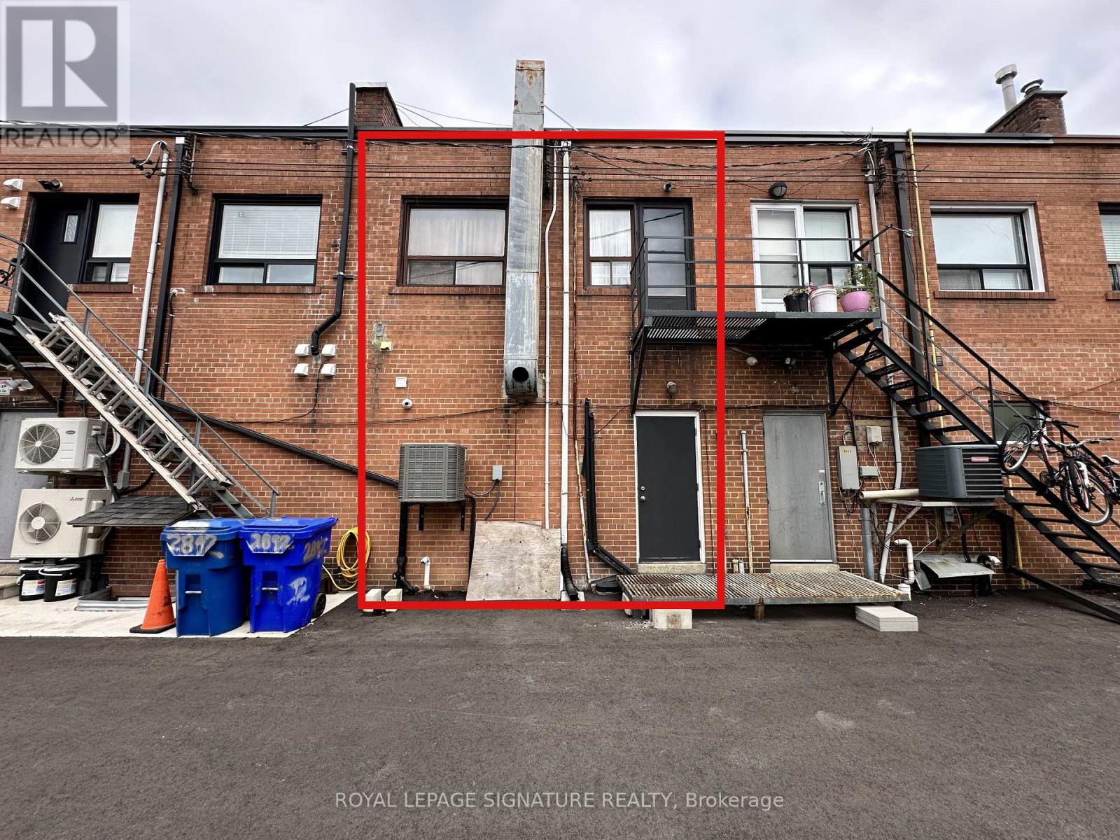 2890 Dufferin Street — photo 2