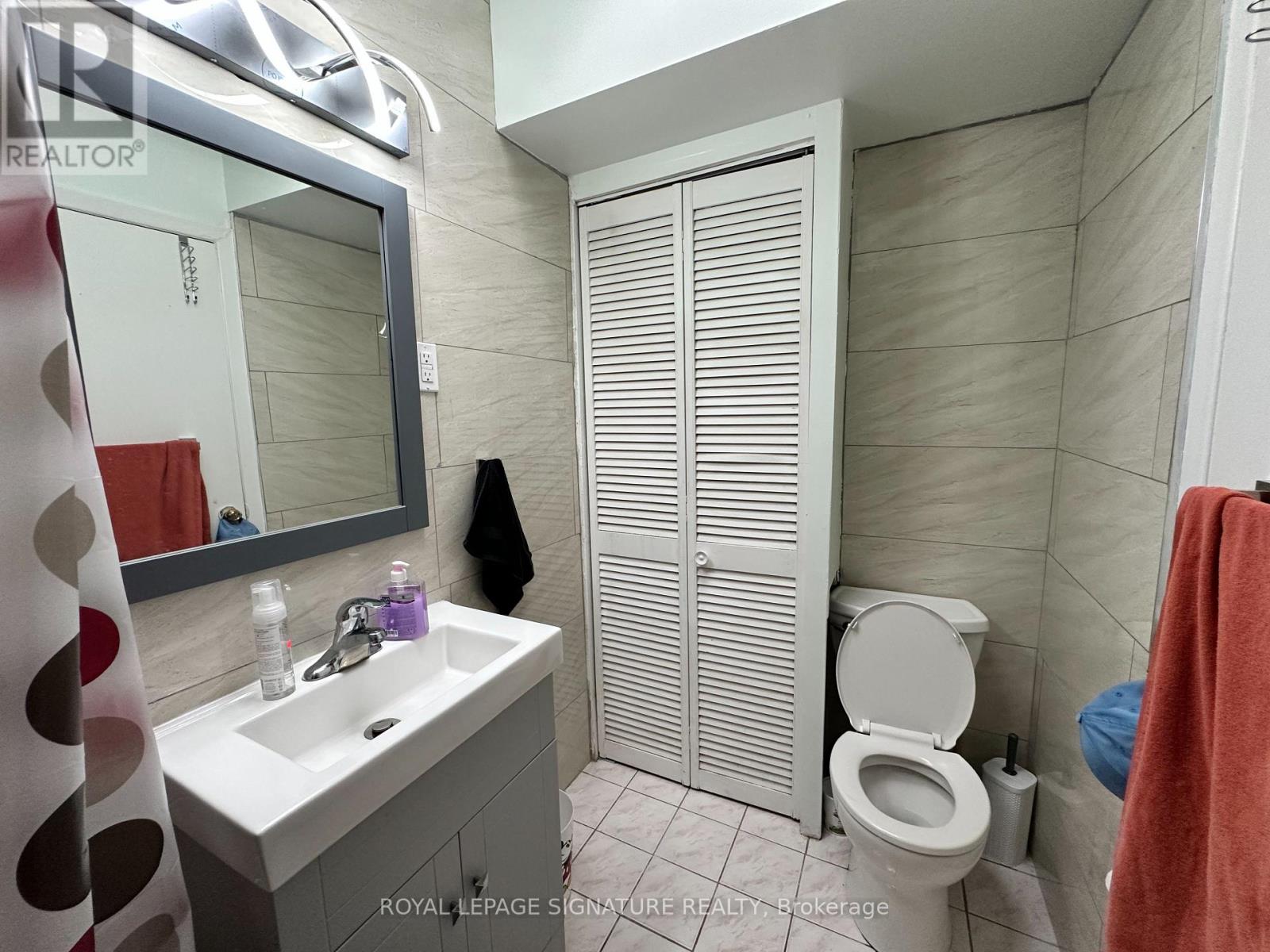 2890 Dufferin Street — photo 25