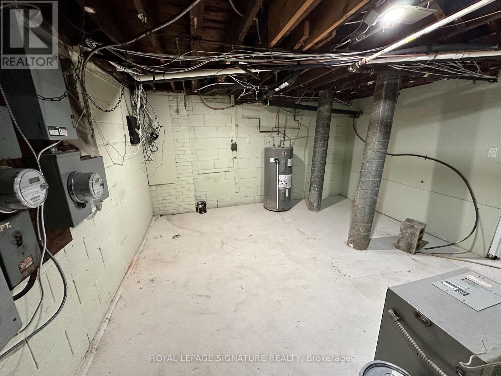 2890 Dufferin Street — photo 33