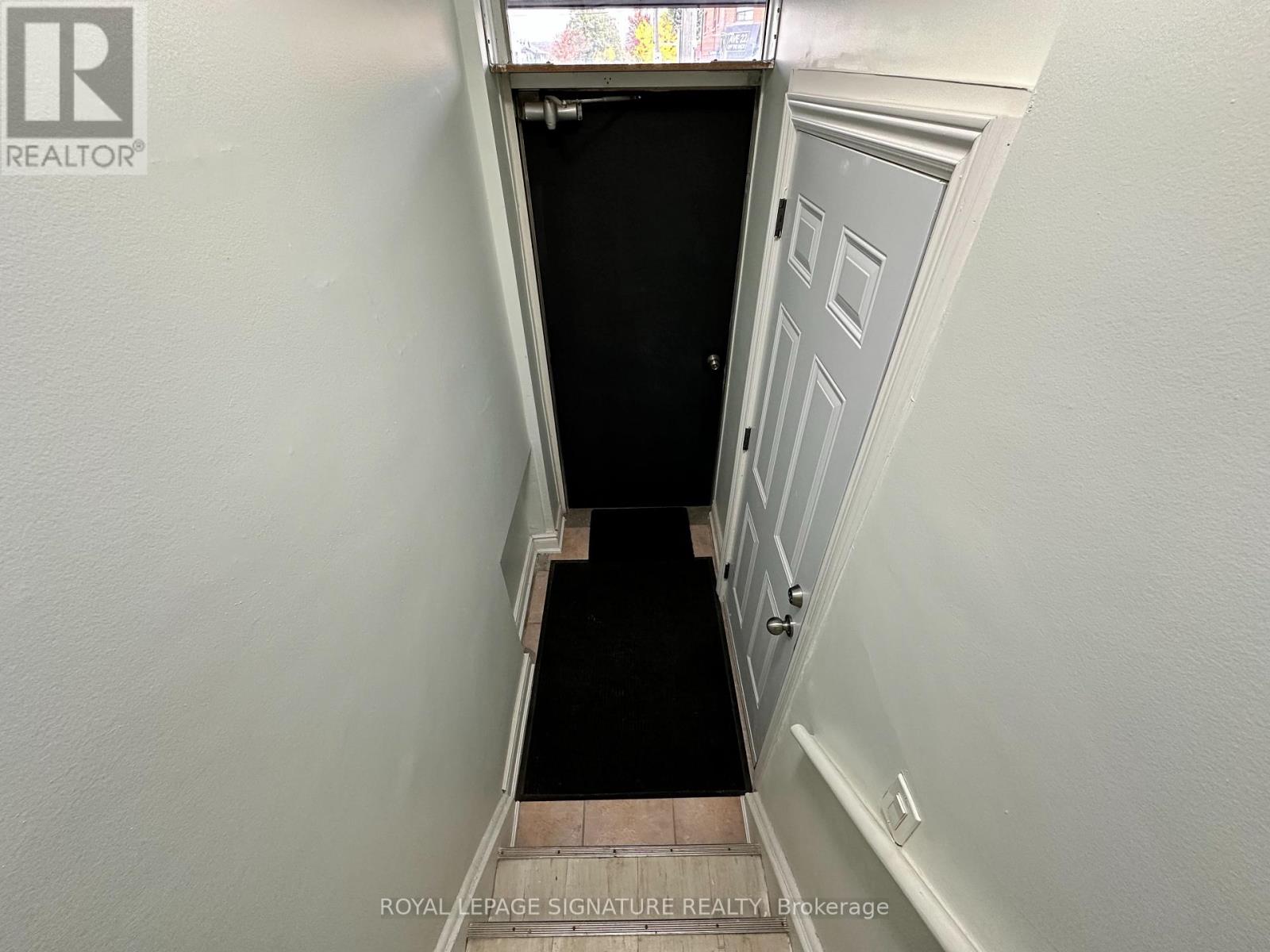 2890 Dufferin Street — photo 7