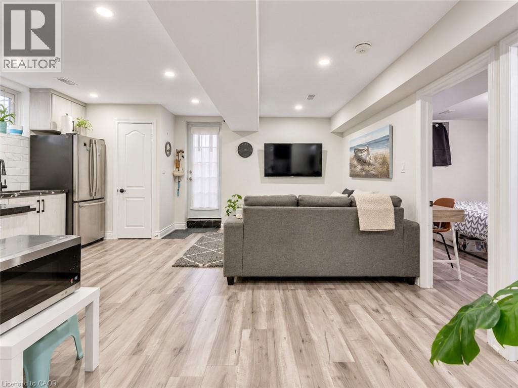 444 Thomas Slee Drive — photo 35