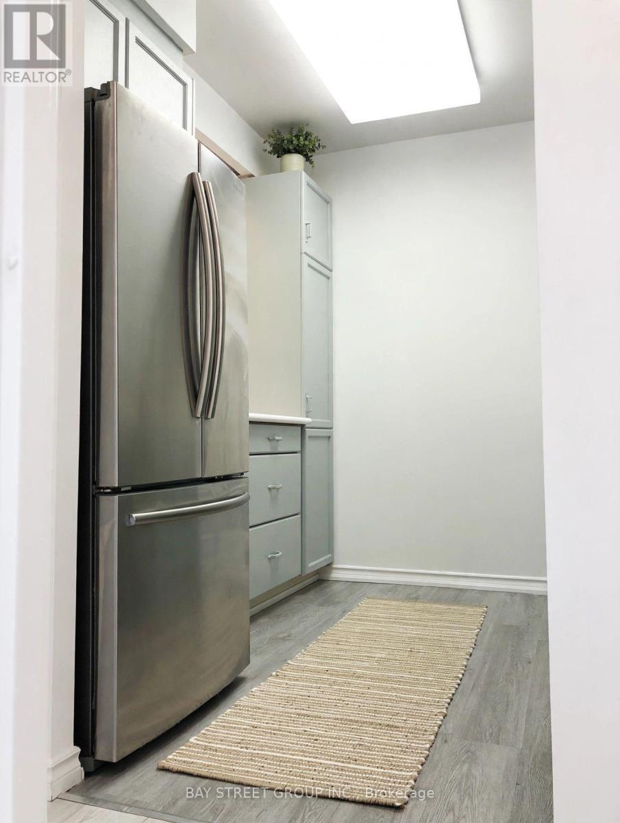 #308 284 BLOOR STREET W - 15