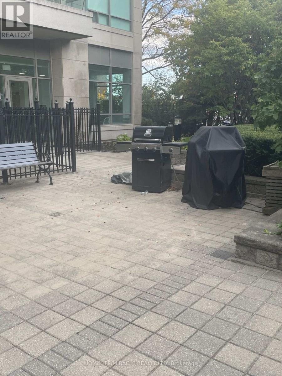 3504 Hurontario Street — photo 27