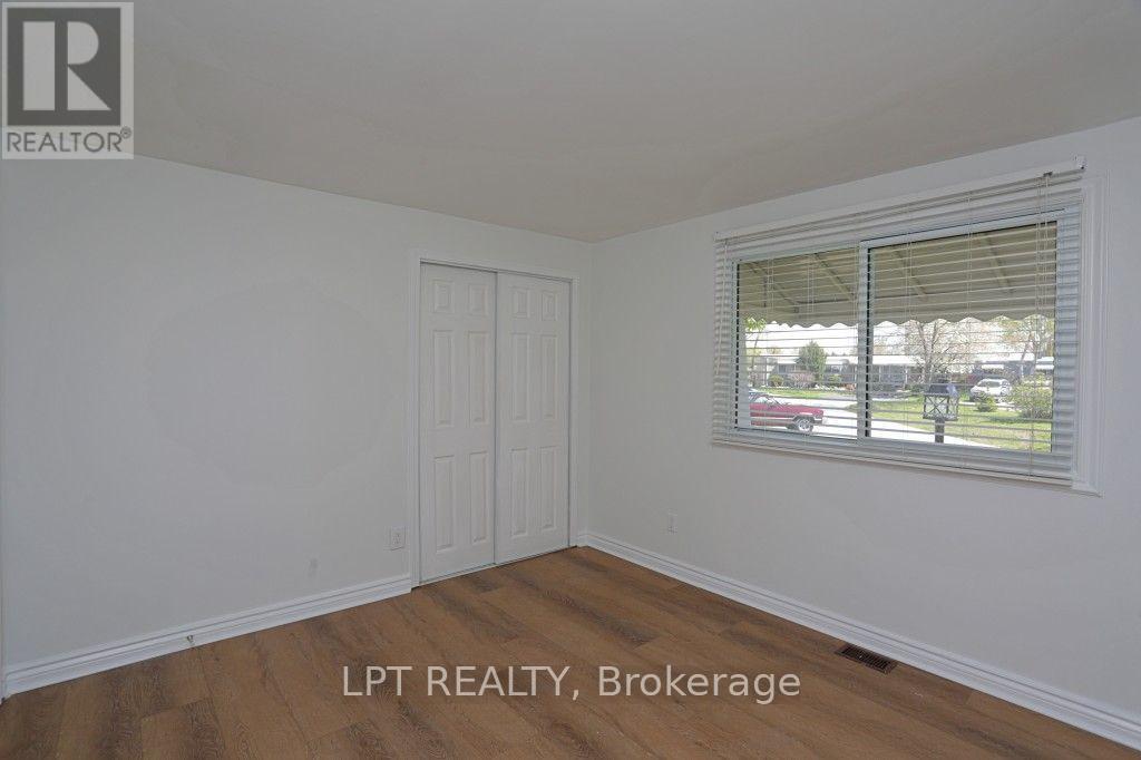 25 Maple Grove Road — photo 16