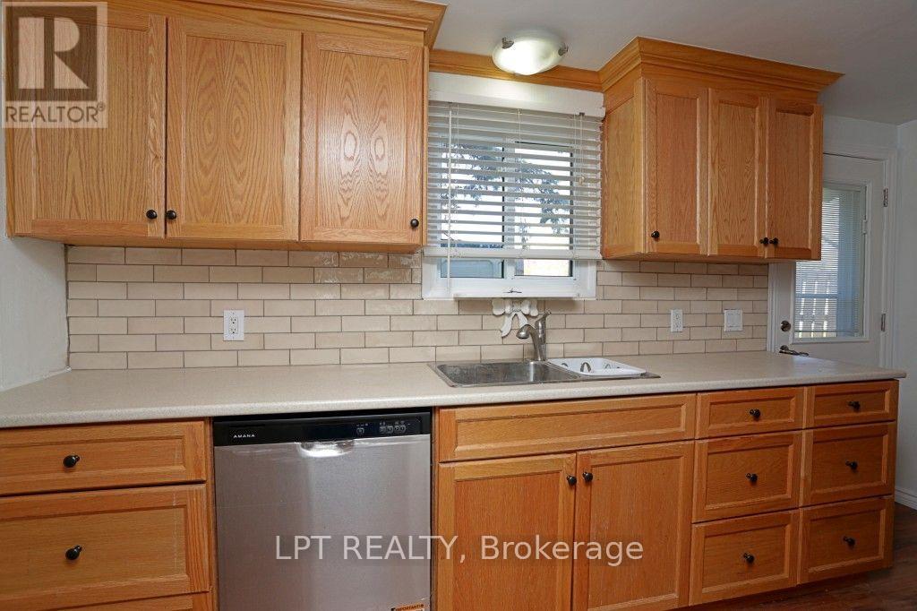 25 Maple Grove Road — photo 11
