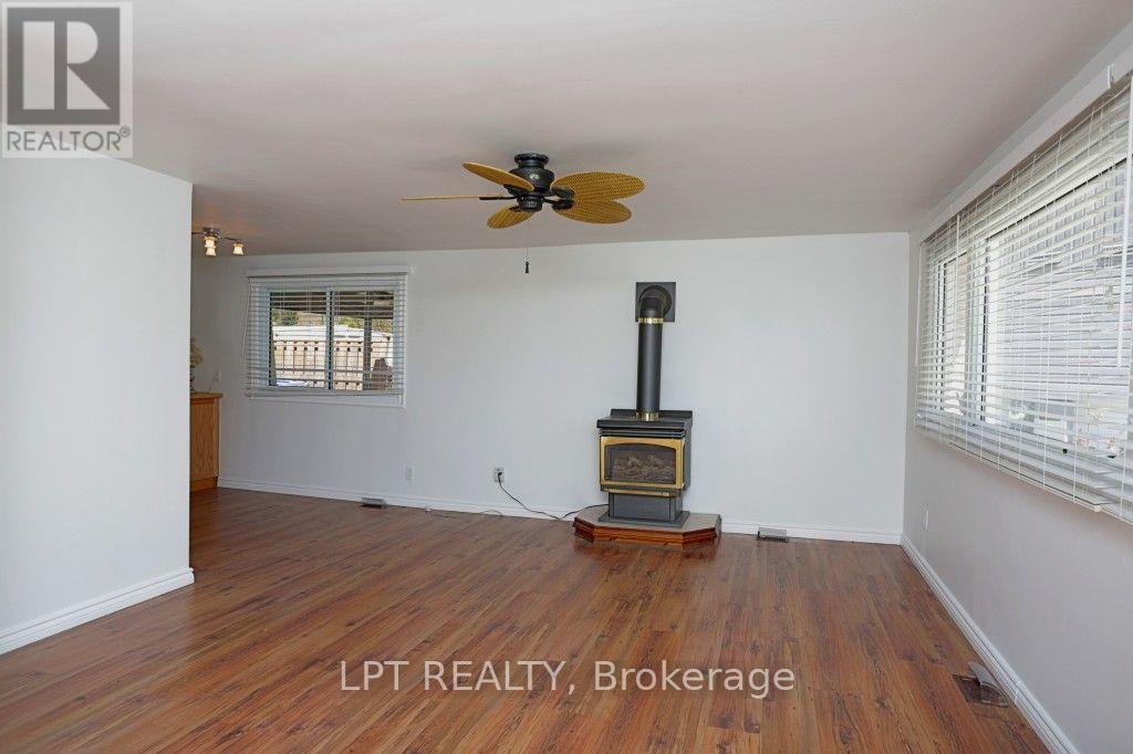 25 Maple Grove Road — photo 26