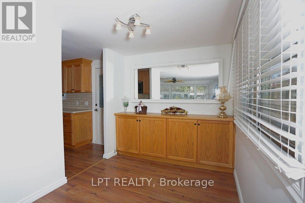 25 Maple Grove Road — photo 8