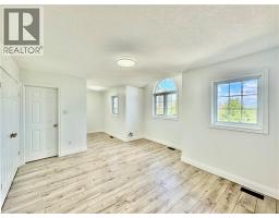 56 Lena Crescent, Cambridge, ON N1R8P4 Photo 12