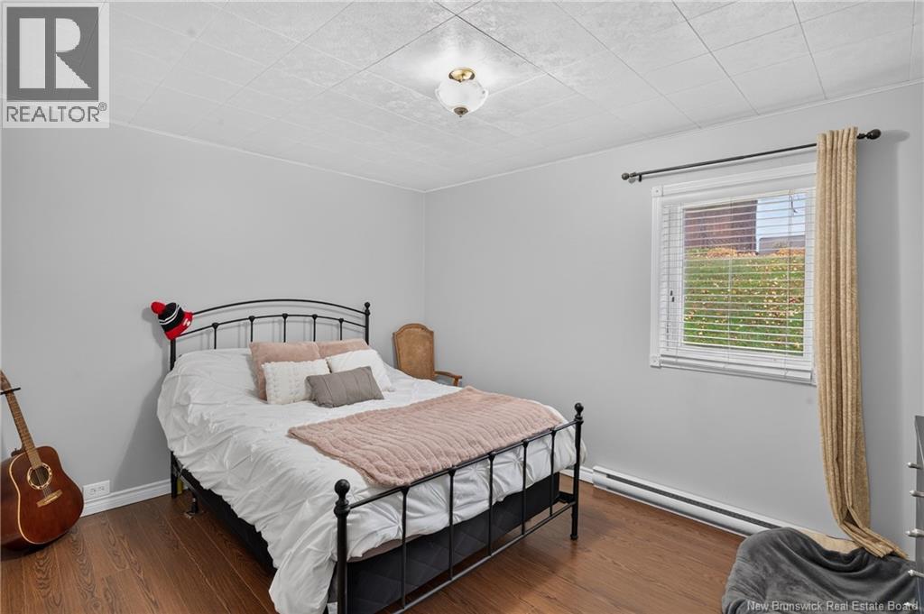 194 Renfrew Street - 11