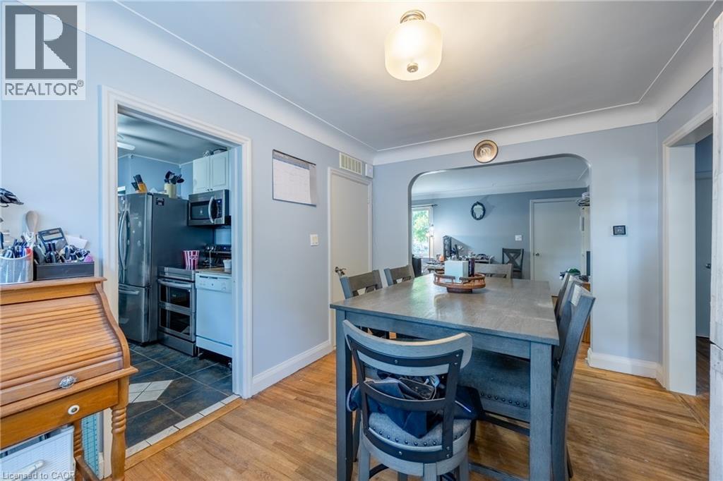 739 James Street — photo 7