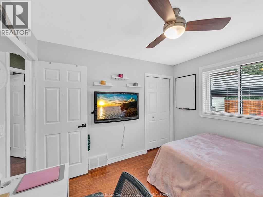 2575 WILDBERRY - 22