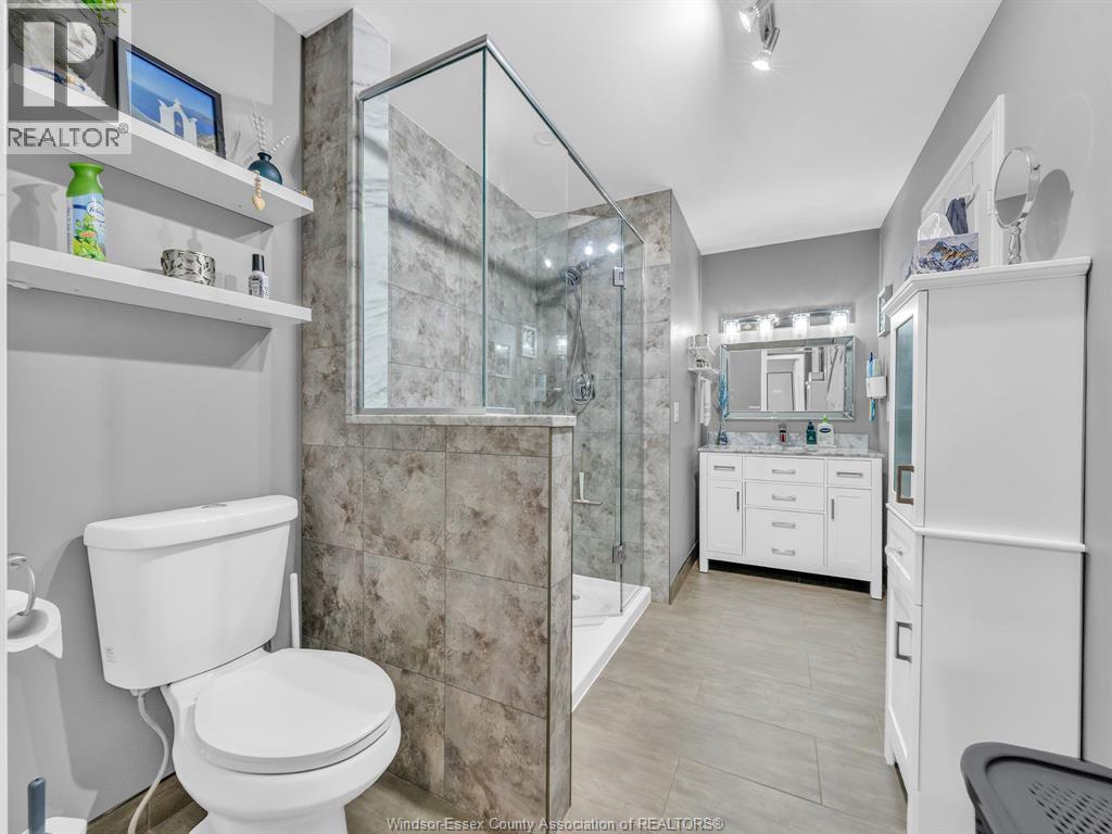 2575 WILDBERRY - 23