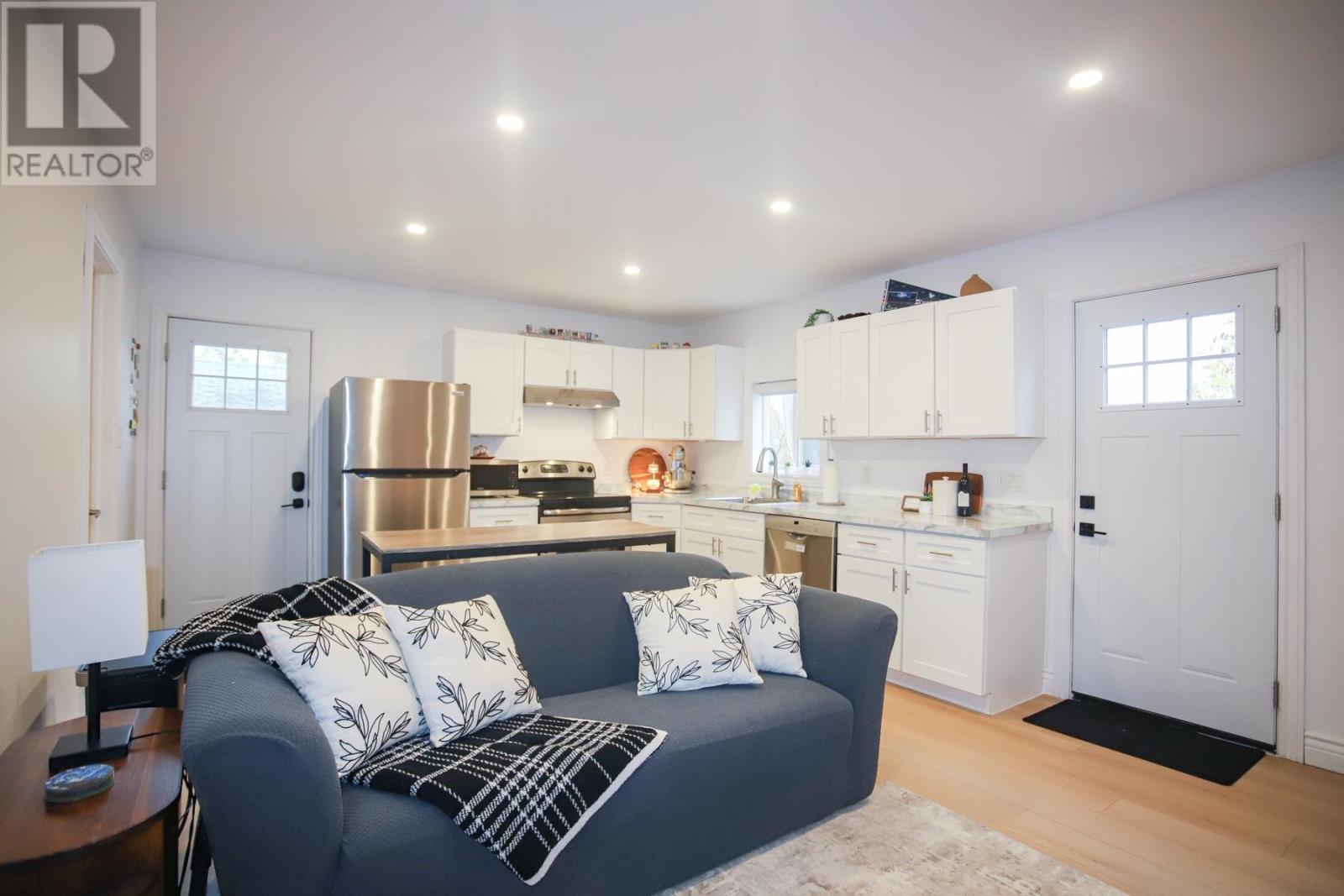 82 Elliott RD - 6