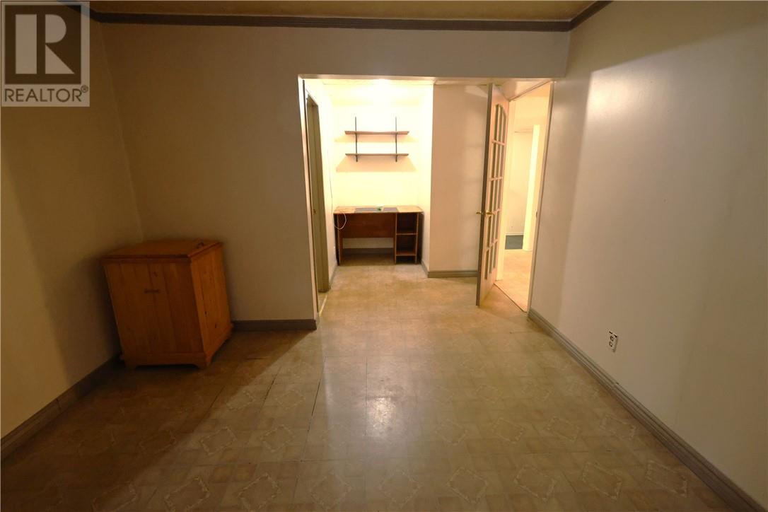 42 Rutland Avenue — photo 52
