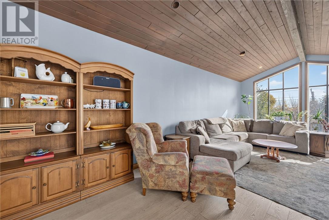 37 Thorncliffe Court — photo 30