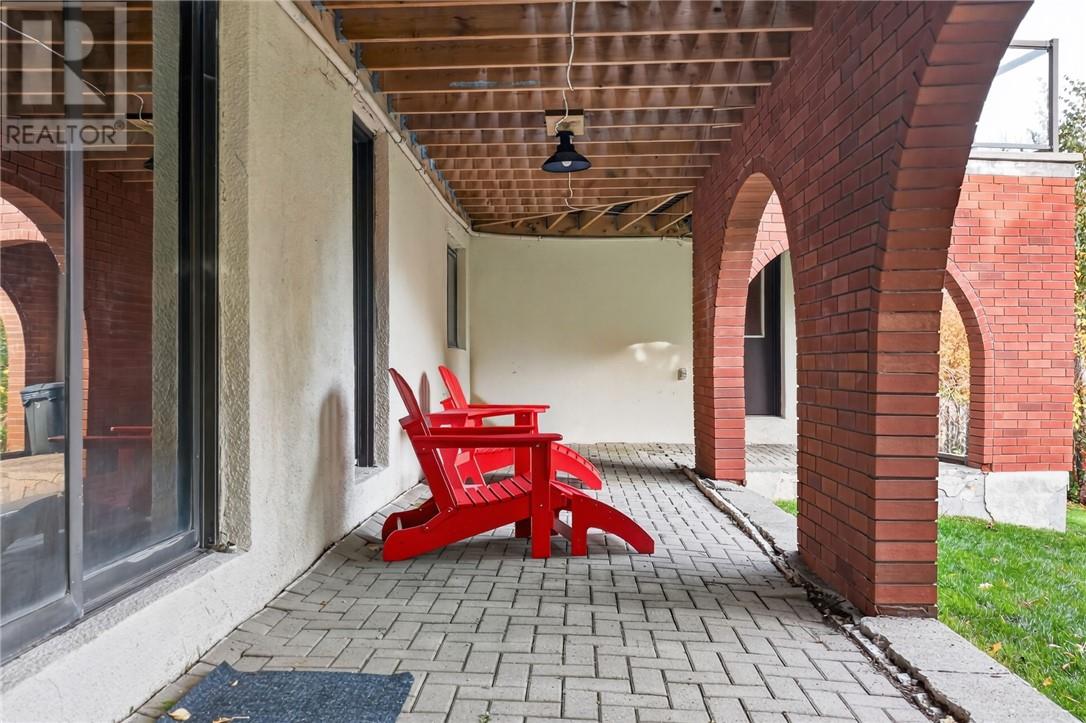 37 Thorncliffe Court — photo 72