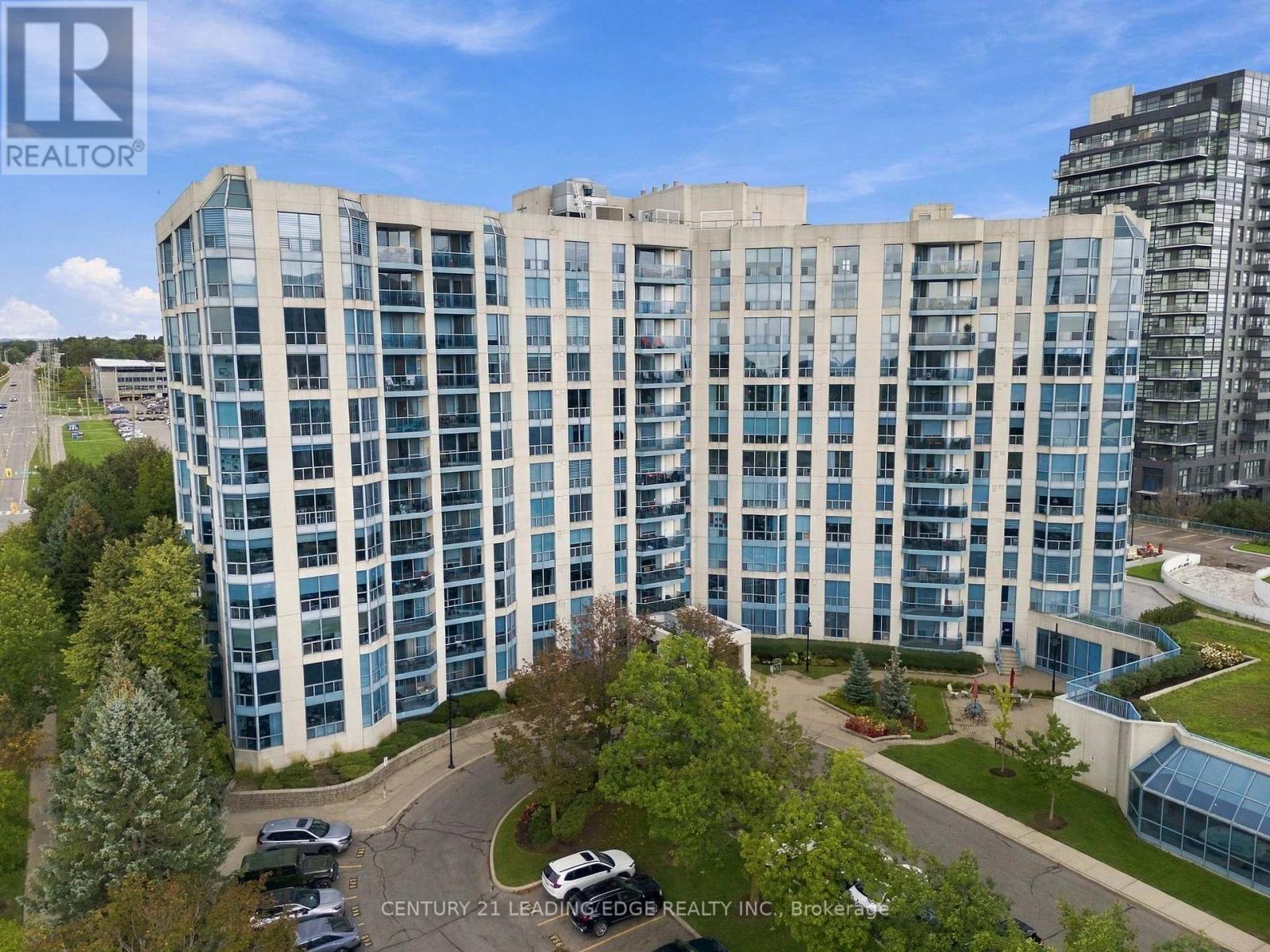 611- 360 Watson Street West, Whitby, ON photo 6