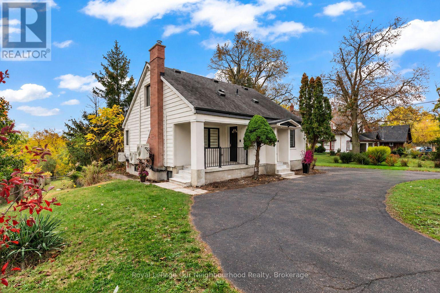513 Parkhill Road West — photo 1