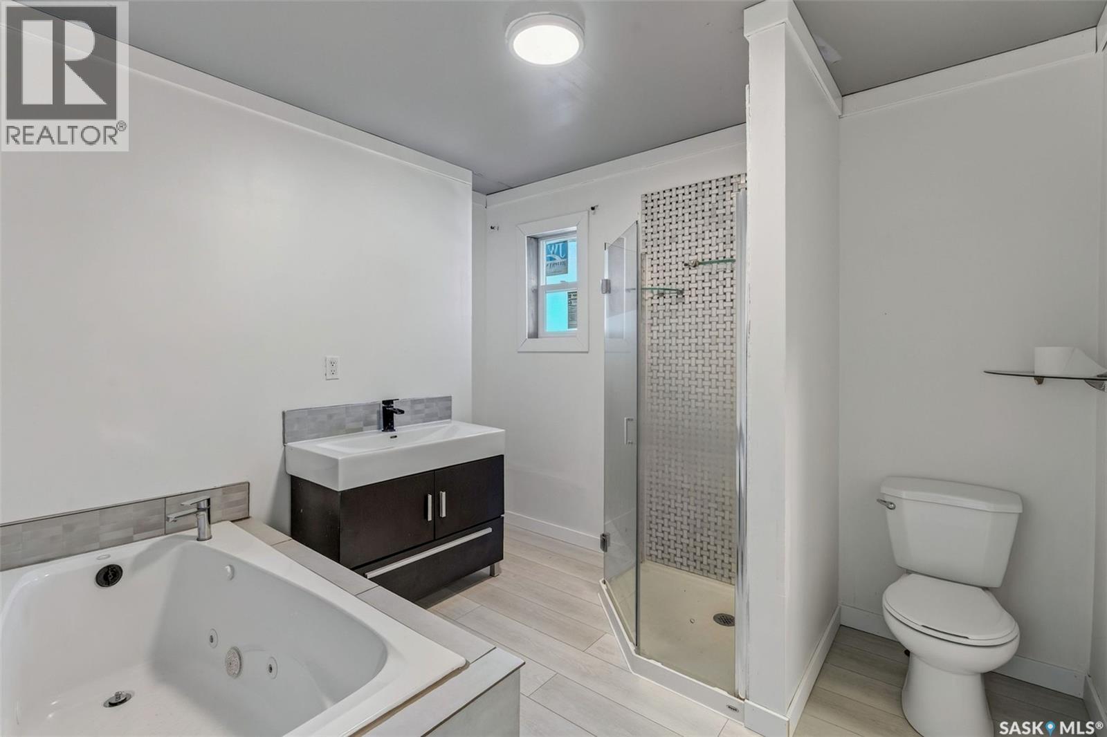 147 30th STREET E - 12