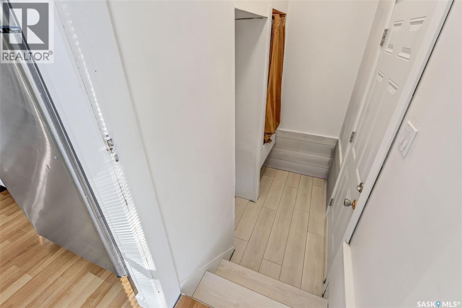 147 30th STREET E - 20