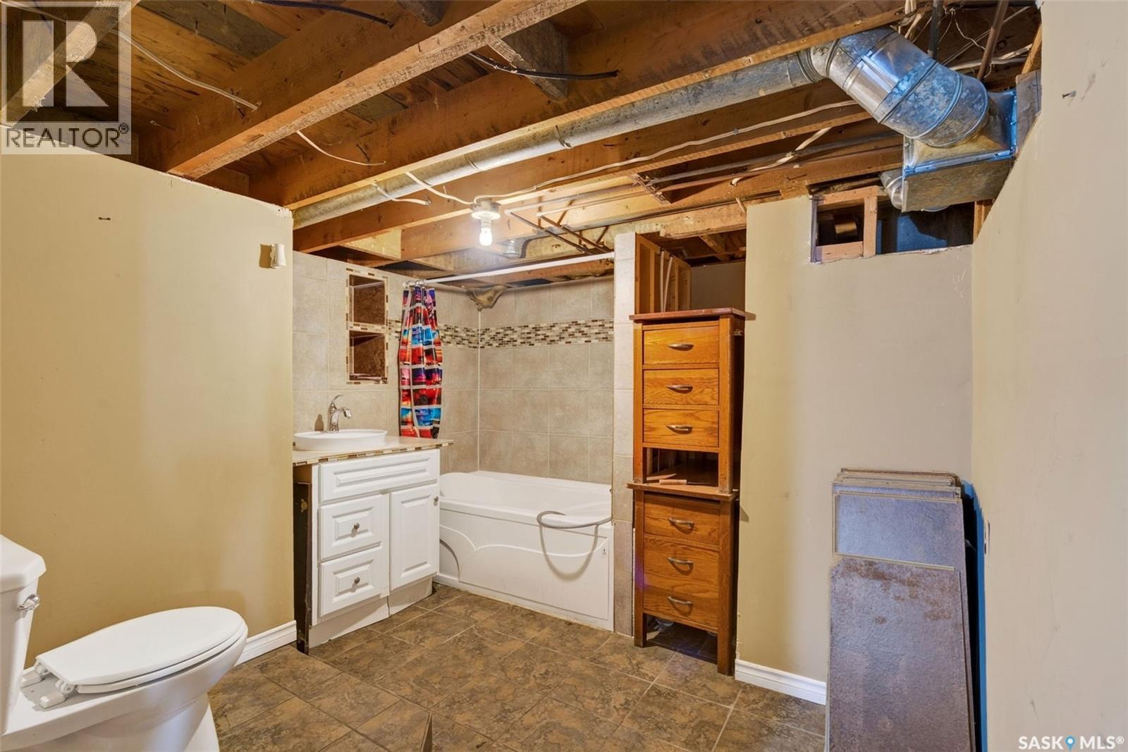 147 30th STREET E - 23