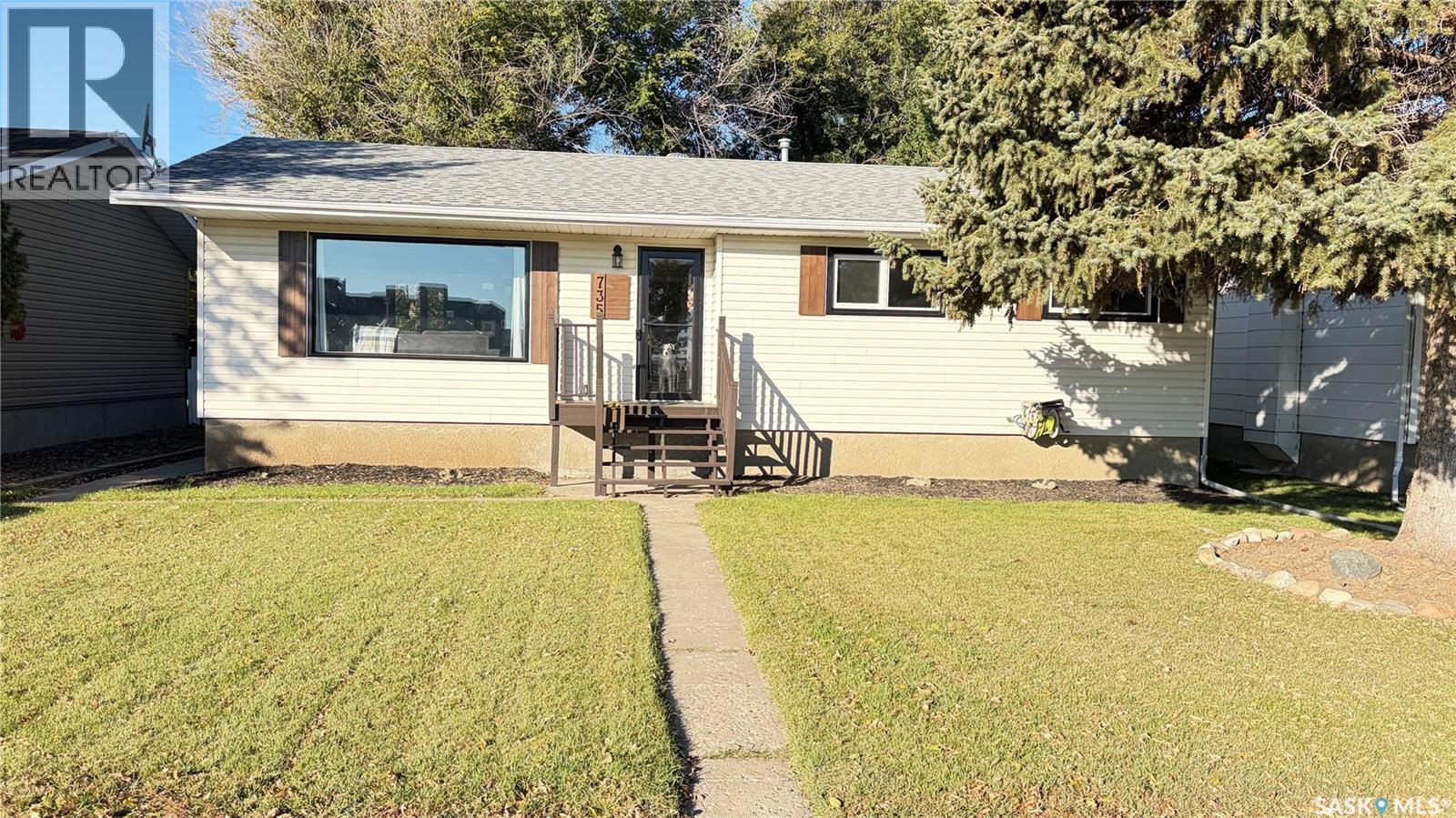 735 Jasper STREET, Maple Creek