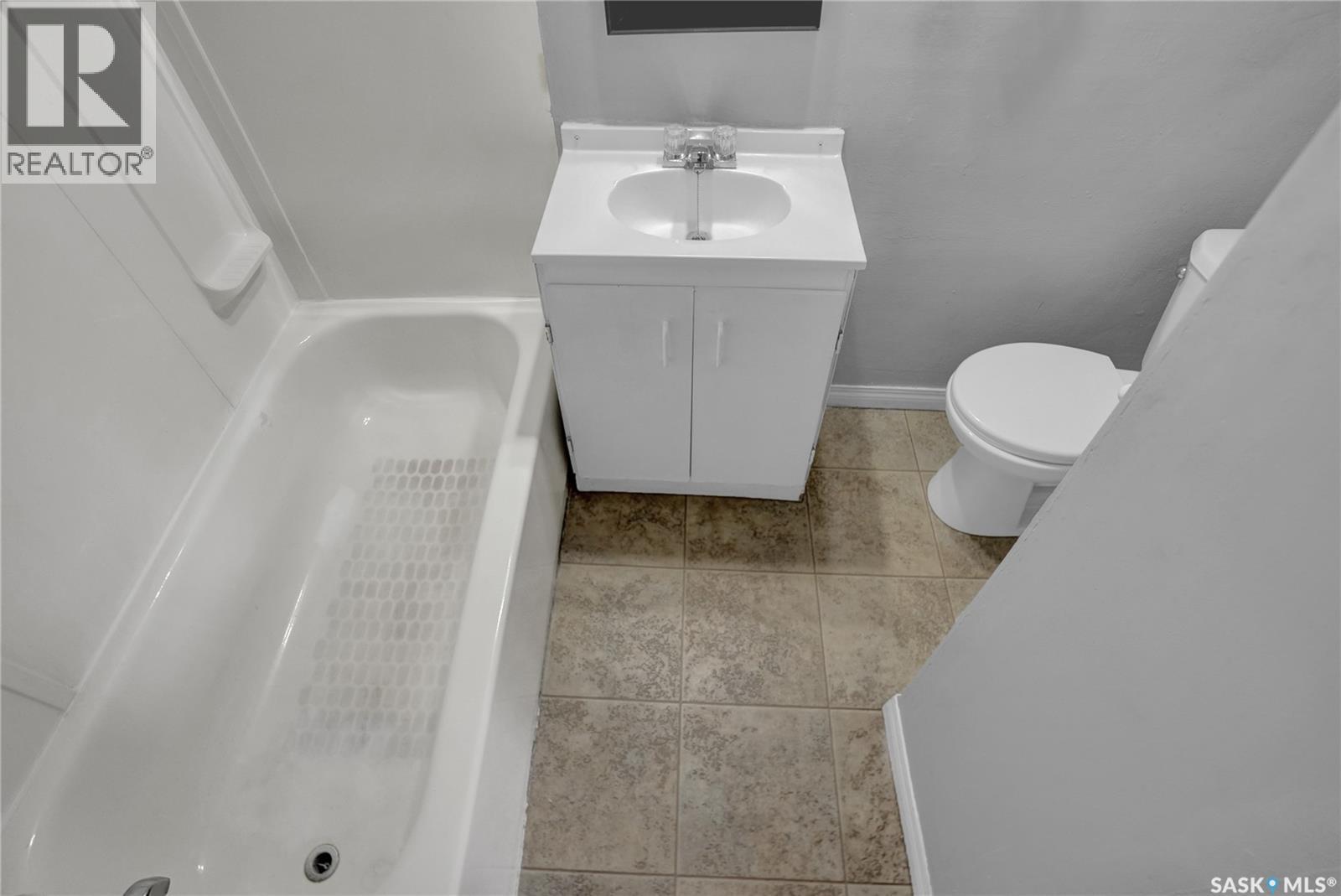 406 Main STREET S, Moose Jaw — photo 16