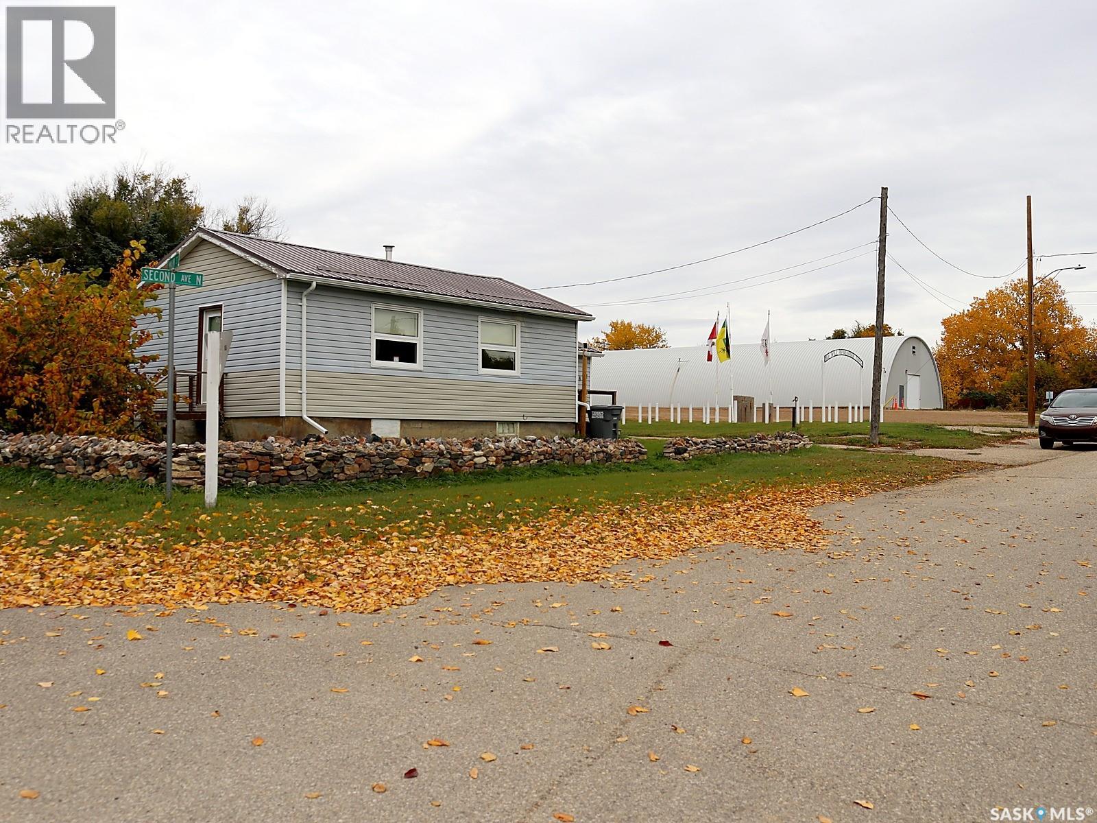 401 2nd AVENUE N, Beechy