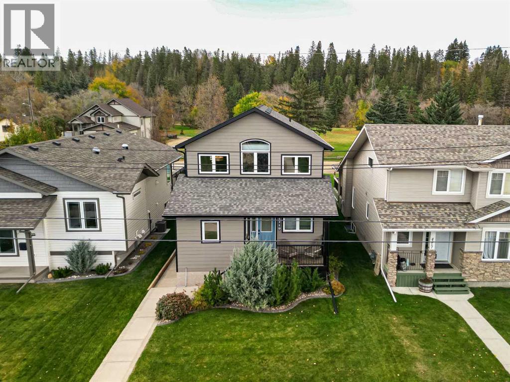 Listing photo – 4219 46 Avenue, Red Deer