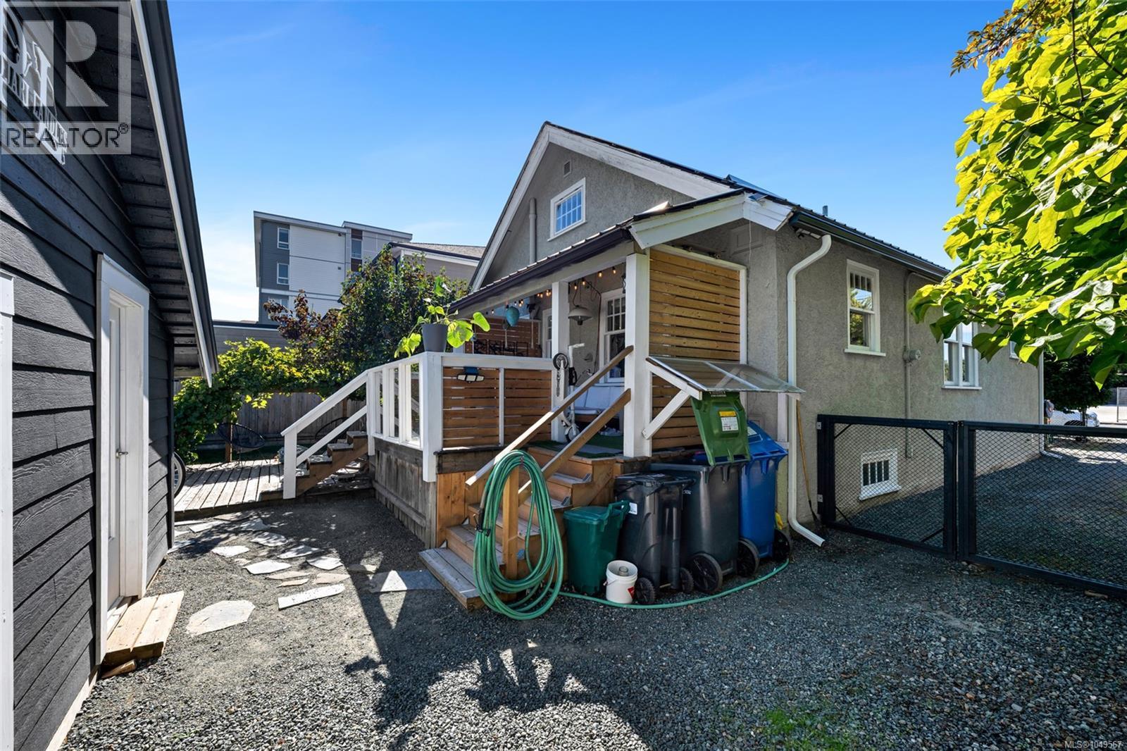 476 Ypres St - 28