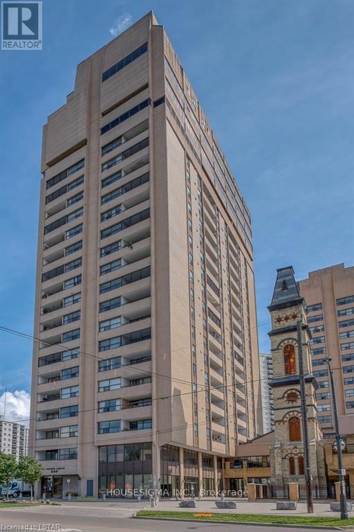 389 Dundas Street — photo 2