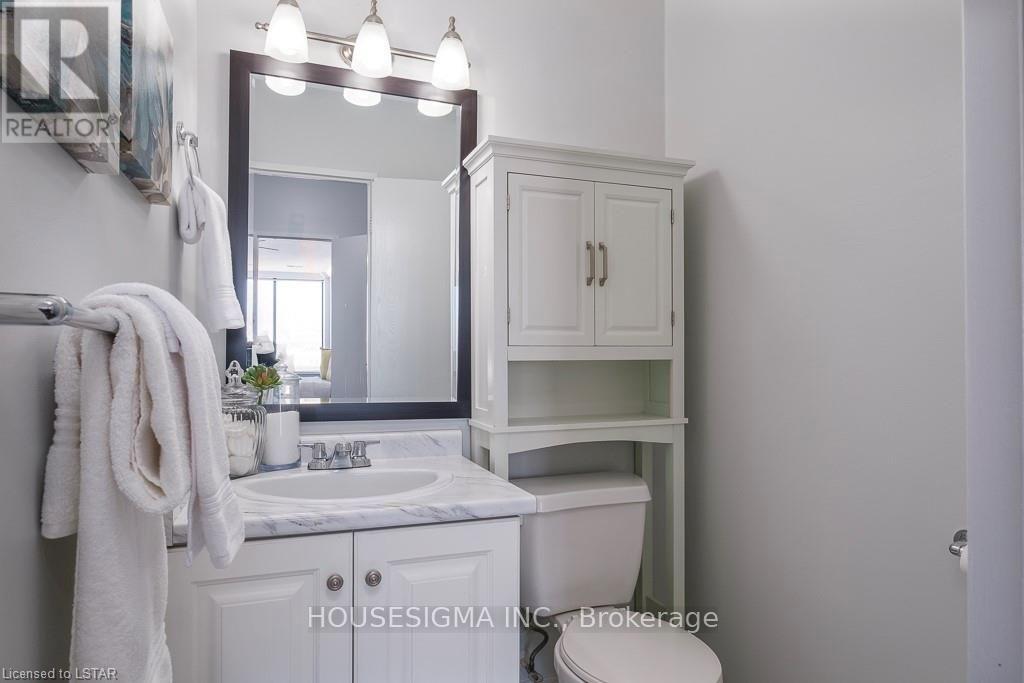 389 Dundas Street — photo 23