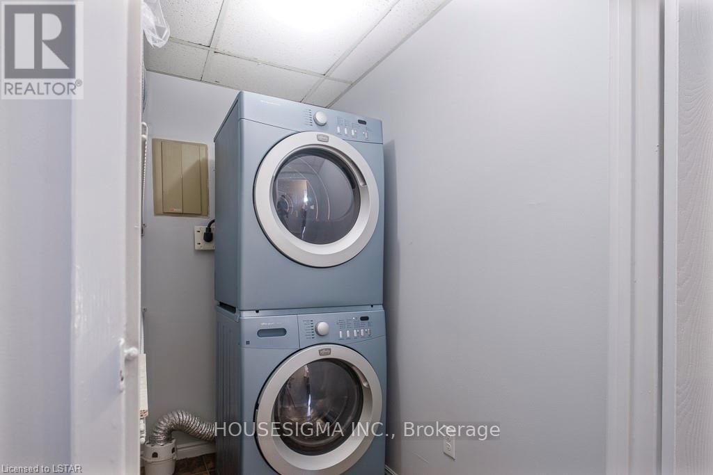 389 Dundas Street — photo 26