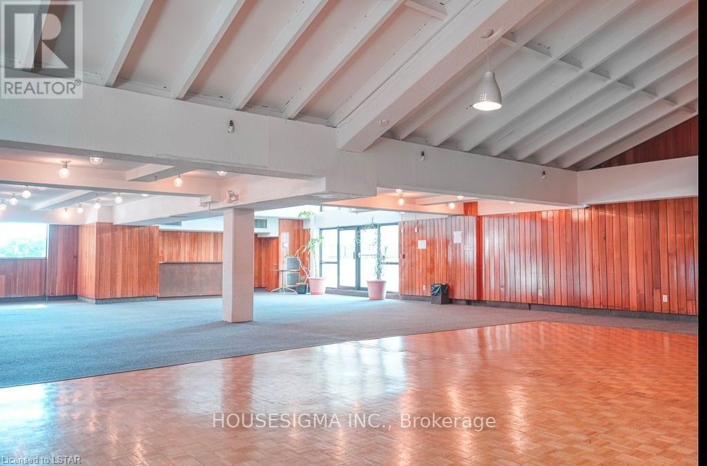 389 Dundas Street — photo 33