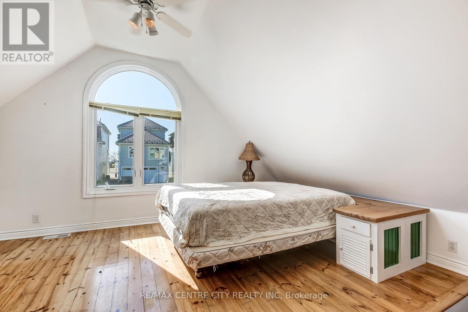 347 FOURTH STREET - 15